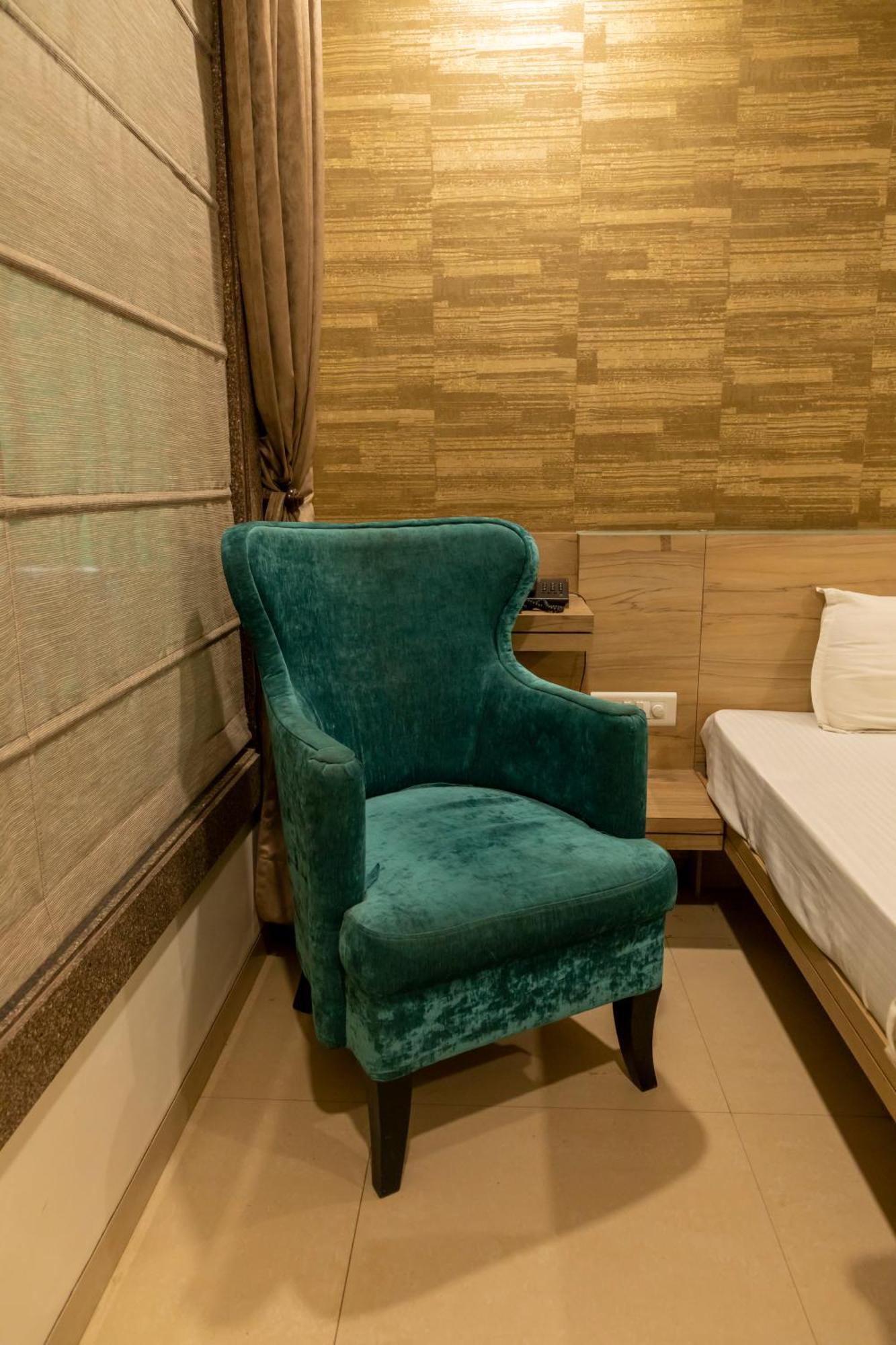 Adarsh Palace Hotel Bhopal Esterno foto