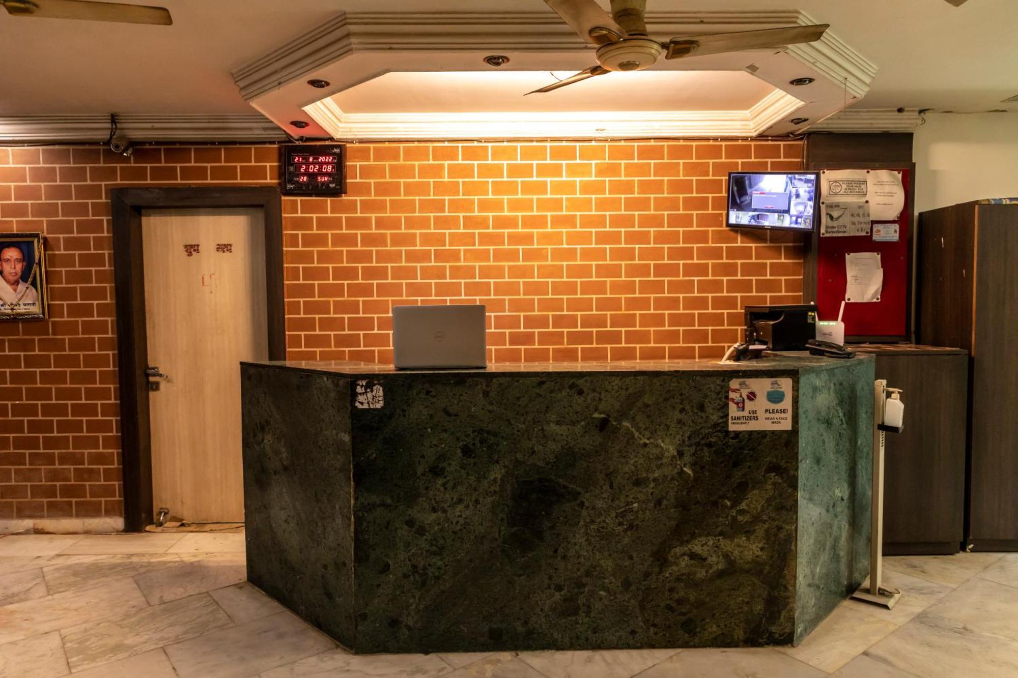 Adarsh Palace Hotel Bhopal Esterno foto